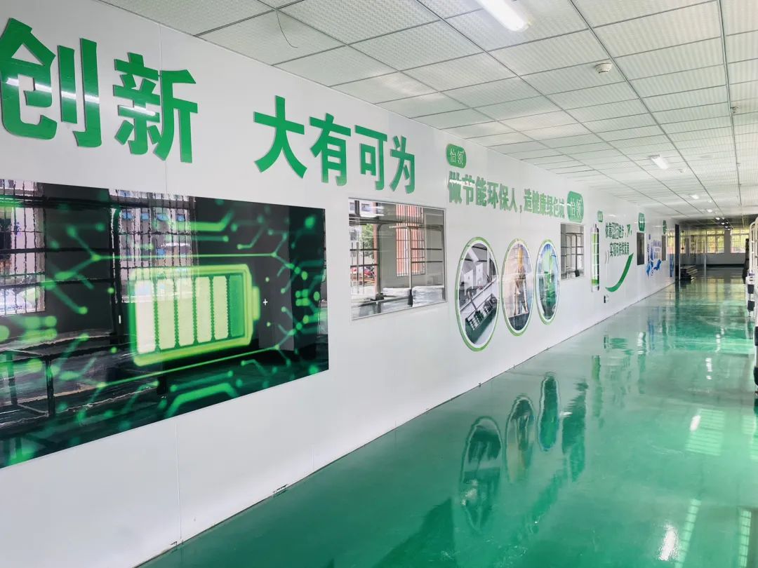 首批充电桩产品下线！jinnianhui今年会新能源跑出发展“加速度”